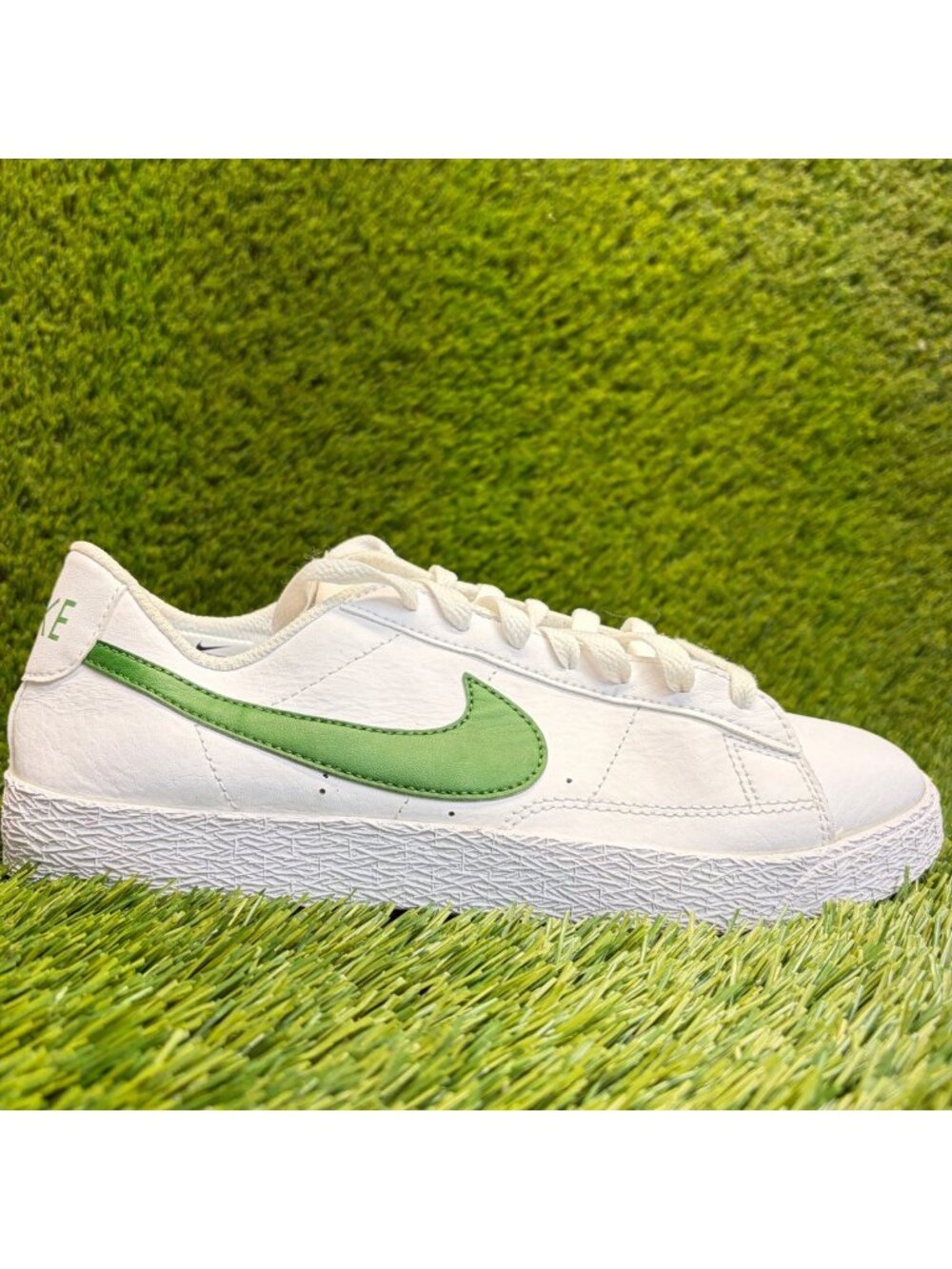 Nike Blazer Low Boys Size 7Y White Green Gum Athletic Lifestyle Shoes Sneakers
